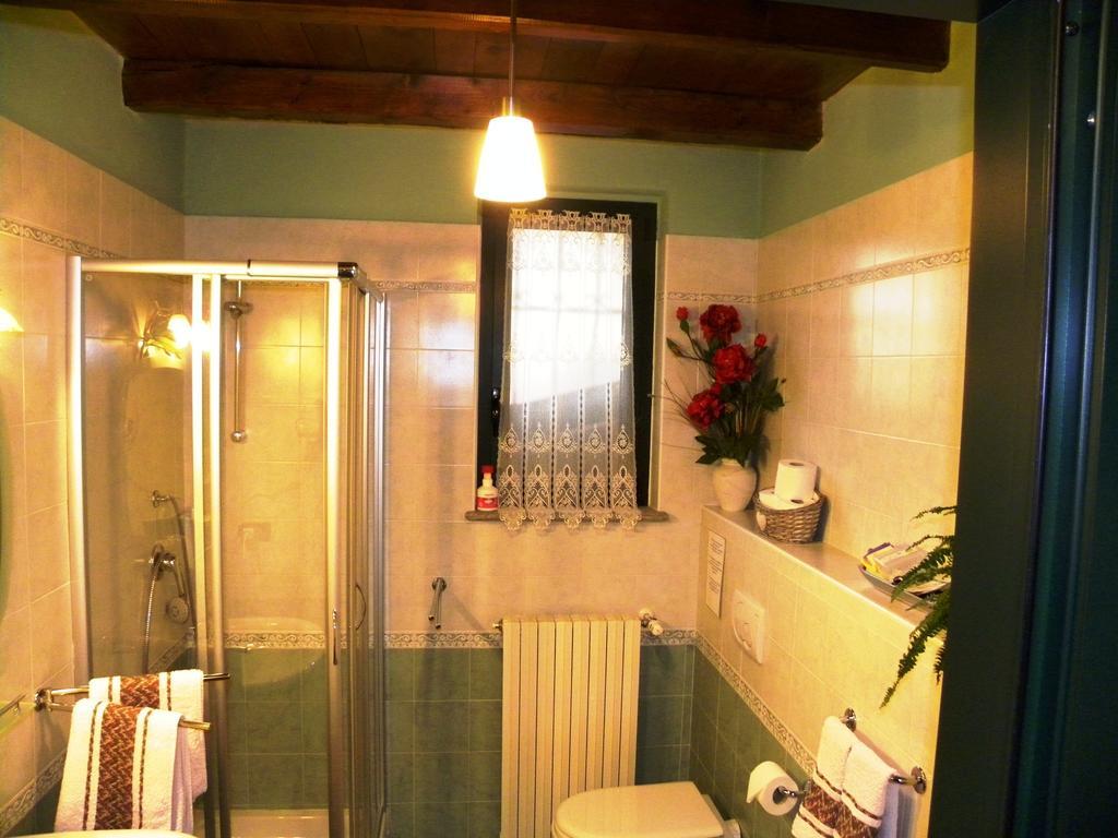 Bed&Breakfast La Siepe Πινερόλο Δωμάτιο φωτογραφία